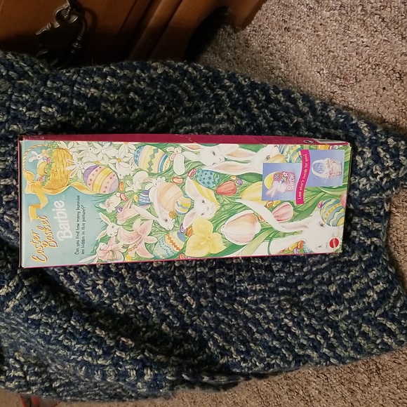 Special Edition Easter Basket Barbie - Picture 3 of 3